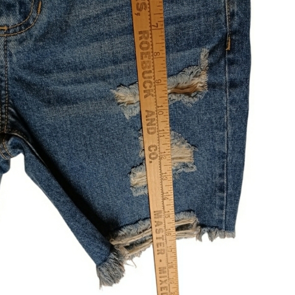 FASHION NOVA This Time Around Medium Distressed Bermuda Denim Shorts 0 (XS) NWT - Picture 8 of 10